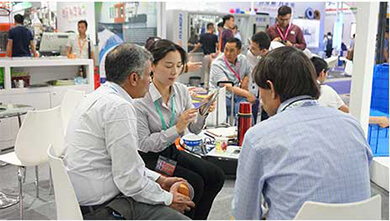 TG反波胆署理商展会洽谈实拍图